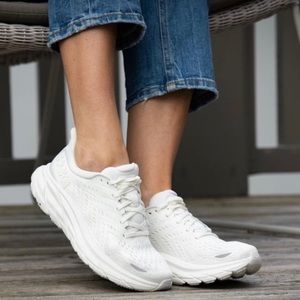 Hoka One One Clifton 8 Sneakers